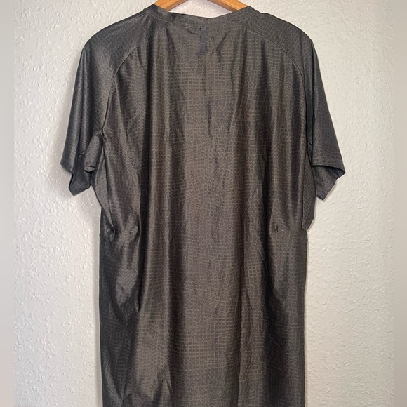 Lululemon shirt - Picture 4 of 5